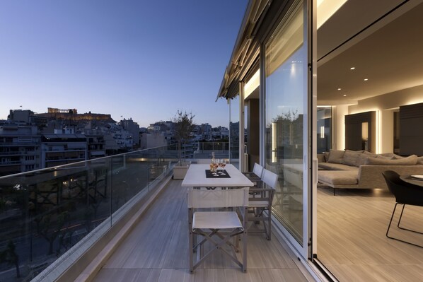 Luxury Apartment | Balcony