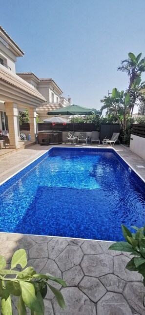 Utomhuspool