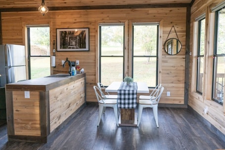 Dining. Bourbon Barrel Cottages #3 on Ky. Bourbon Trail