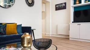 TV, offices - Panthéon Modern and exclusive 3BD (Paris)