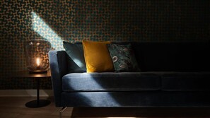 TV, offices - Panthéon Modern and exclusive 3BD (Paris)