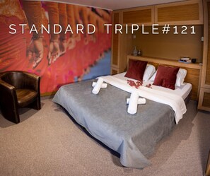 标准三人房, 多张床, 无烟房 | 客房内保险箱、免费 WiFi、床单