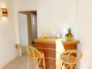 Interior - Villa with large private pool, wonderful views, 15 minutes drive to the beach (Montesquieu-des-Albères)