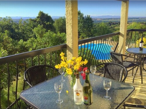  Villa mit großem privatem Pool, wunderbarer Aussicht, 15 Autominuten zum Strand