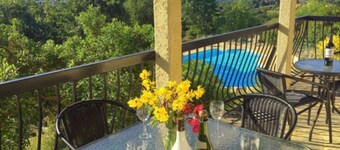 Villa with large private pool, wonderful views, 15 minutes drive to the beach