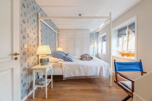 5 Schlafzimmer, Zimmersafe, Schreibtisch, Bügeleisen/Bügelbrett