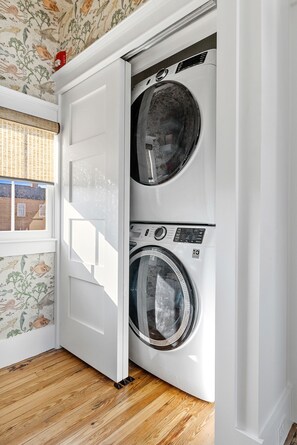 Interior - Lady Helène No. 3 (Charleston)