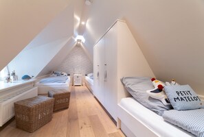 2 bedrooms, WiFi - Holiday for couples, families & friends – Reeder Wing in central Nieblum (Nieblum)