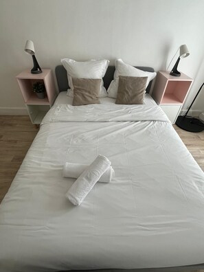 1 chambre, fer et planche à repasser, Wi-Fi, draps fournis