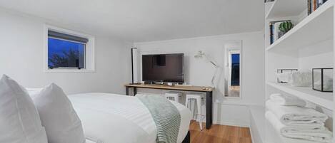 1 soverom, skrivebord, strykejern/-brett og wi-fi (inkludert)