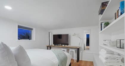 The Nifty Nook Studio with Parking and Wi-fi
