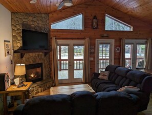 Smart TV, fireplace