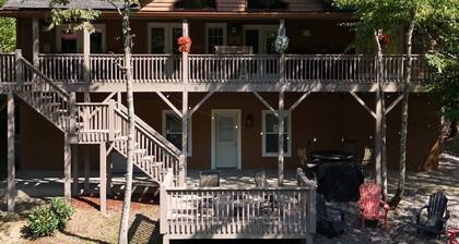 Riverfront Cabin w/ Porch & Firepit - Peaceful Retreat Near Murphy, NC.