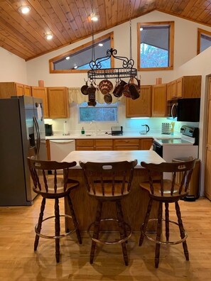 Fridge, microwave, oven, stovetop - Riverfront Cabin w/ Porch & Firepit - Peaceful Retreat Near Murphy, NC. (Murphy)