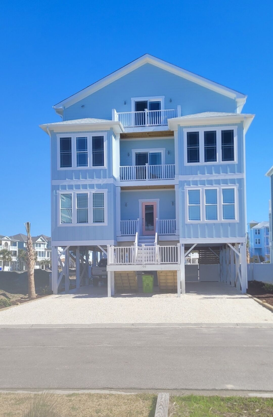 9 Bedrooms, 8.5 Baths, Heated Pool, Theater Room, Elevator! Linens included!