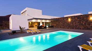 Piscine extérieure, piscine chauffée