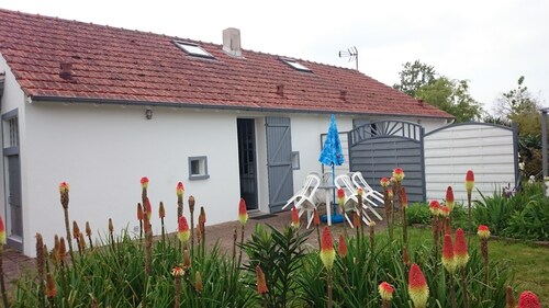 Beautiful, quiet residence in the countryside 5 kms from the beach