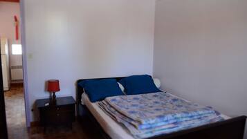 3 slaapkamers, reisbedje