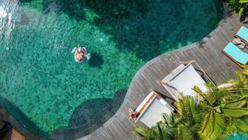 Ääretön uima-allas