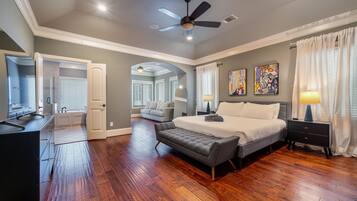 Deluxe House | 3 bedrooms, Egyptian cotton sheets, premium bedding