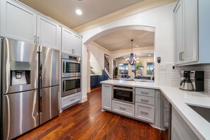 Private kitchen - 29th (Houston)