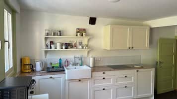 Fridge, dishwasher, toaster