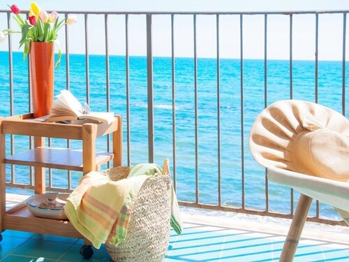 Apollo's Terraces Beach apartments less than 20 m from the sea! Ponente