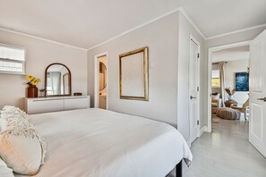 1 habitación, tabla de planchar con plancha, cuna de viaje y wifi 