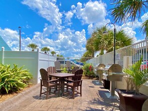 Outdoor dining - Oh What a VIEW! Free Beach Chairs! PW 207 (Panama City Beach)