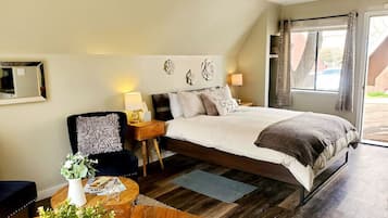 Desk, iron/ironing board, travel crib, WiFi