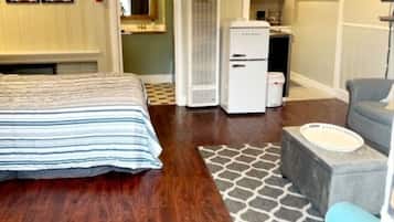 Desk, iron/ironing board, travel crib, WiFi