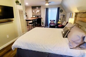 Desk, iron/ironing board, travel cot, WiFi