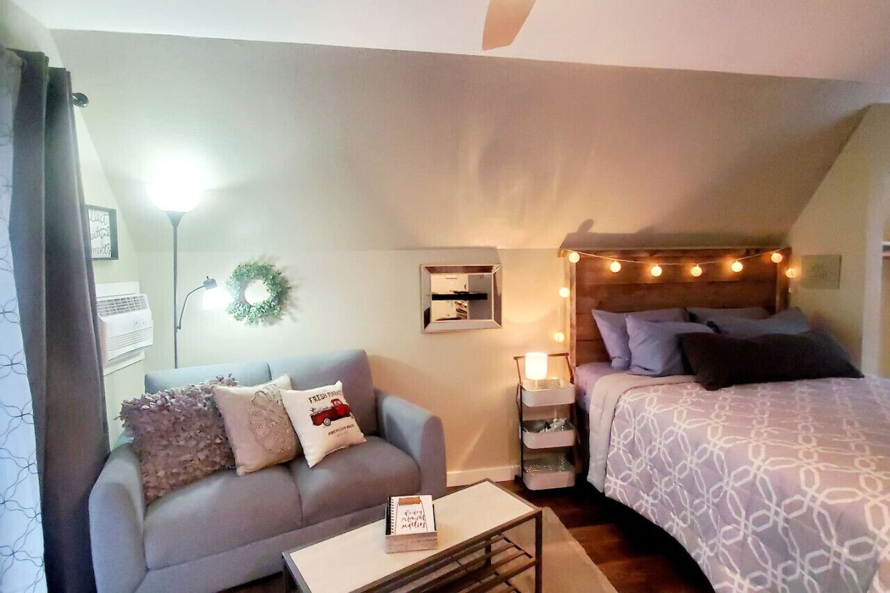 Desk, iron/ironing board, travel crib, WiFi