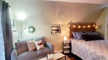 Desk, iron/ironing board, travel crib, WiFi