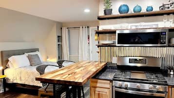 Refrigerador, microondas, horno, placa de cocina