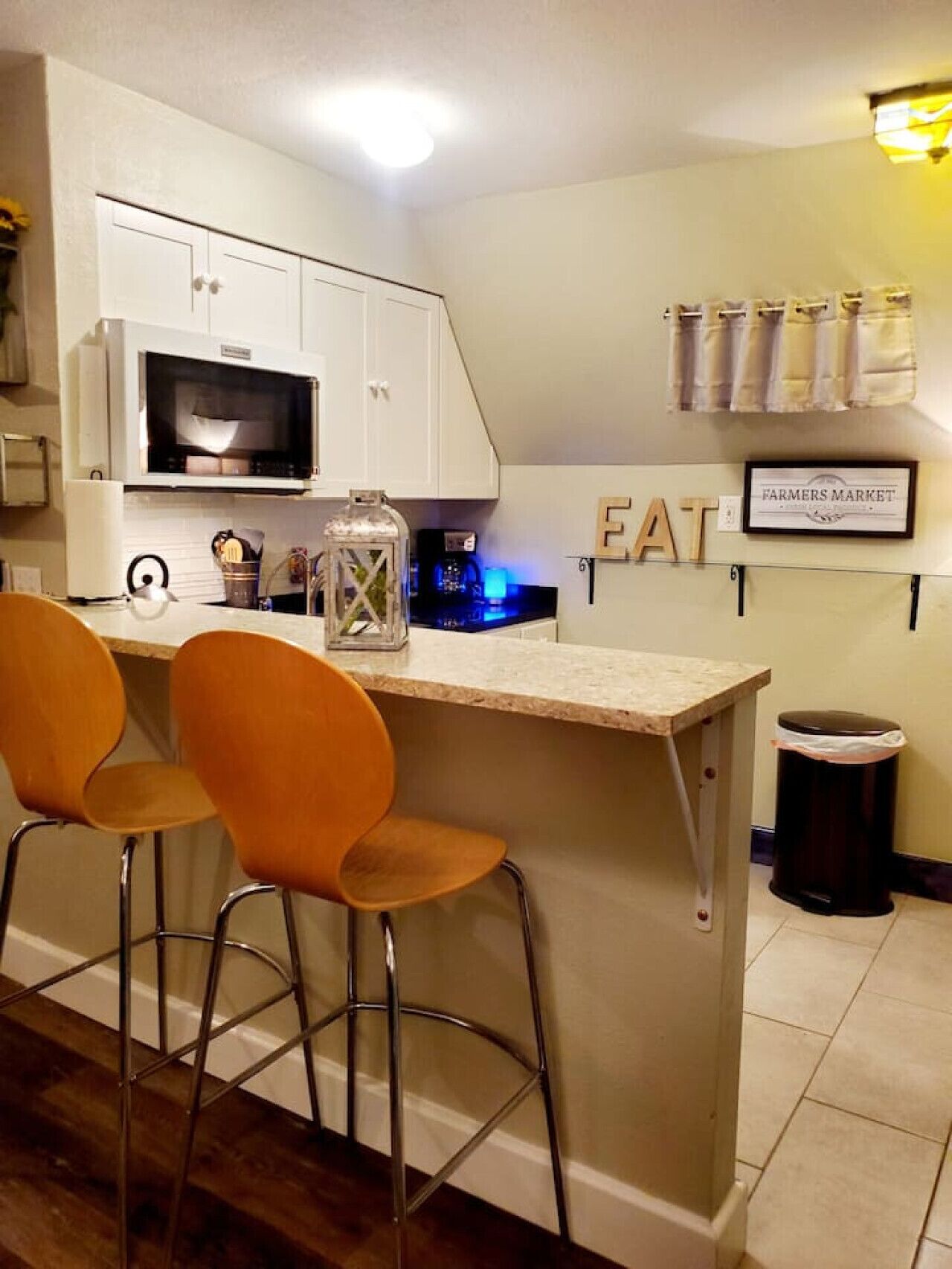 Horno, cafetera/tetera