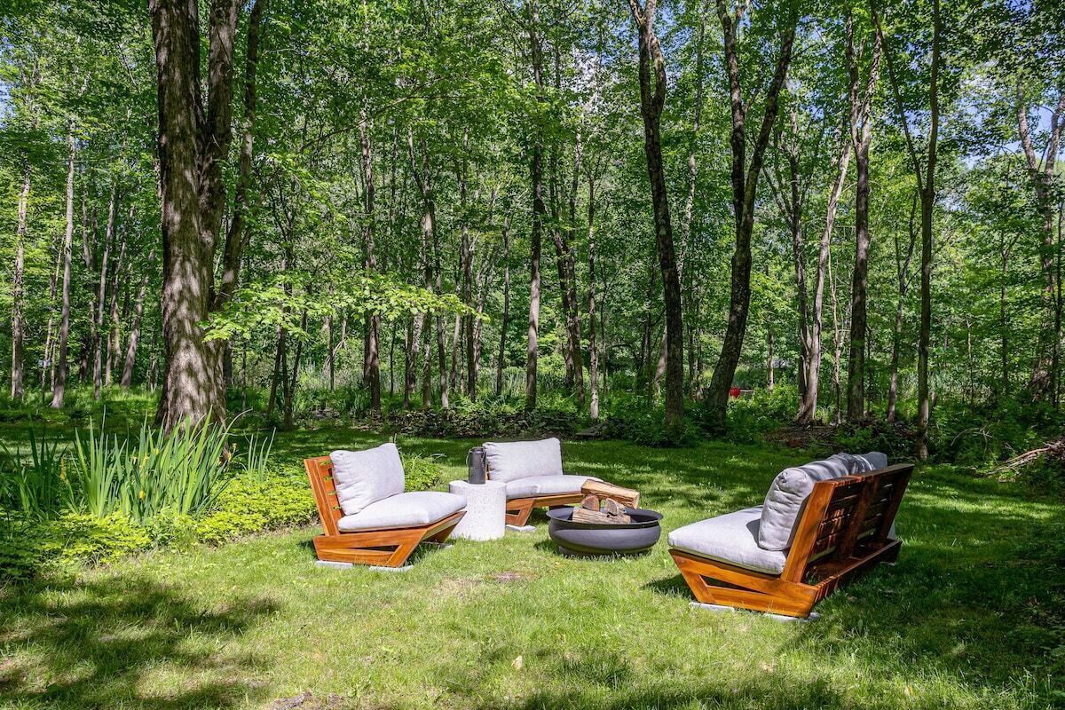 Private Designer Retreat sleeps 10 near Rhinebeck