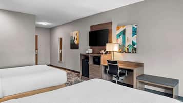 Habitación estándar, 2 camas Queen size, con acceso para personas discapacitadas, tina | Cortinas blackout