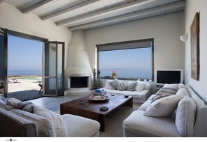 Smart TV, fireplace, Netflix, DVD player