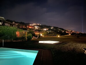 Pool - Elegant apartment with swimming pool and beautiful view of the harbor. (Porto Cervo)