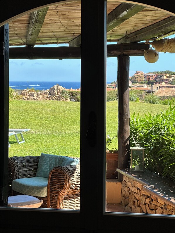 Interior - Elegant apartment with swimming pool and beautiful view of the harbor. (Porto Cervo)