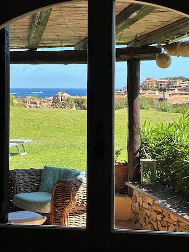 Elegant apartment with swimming pool and beautiful view of the harbor.