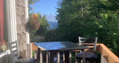 Swimmin pool movie stars &a c’ment pond- jc ma gee