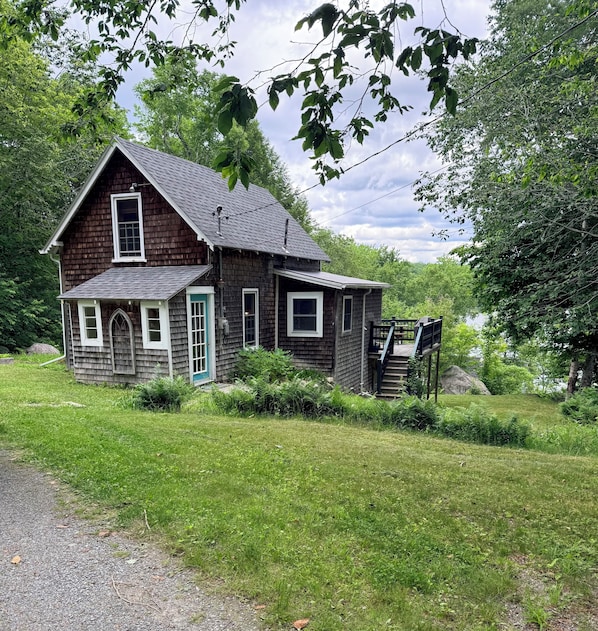 Exterior - Adorable private cottage with lake views and access. (Dedham)