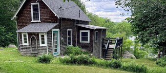 Adorable private cottage with lake views and access.