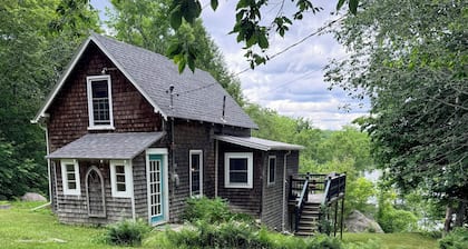 Adorable private cottage with lake views and access.