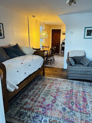 2 slaapkamers, een strijkplank/strijkijzer, gratis wifi, beddengoed