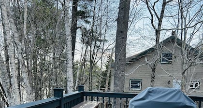 Adorable private cottage with lake views and access.