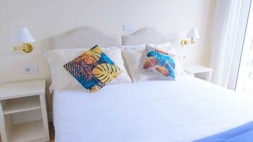 Classic Double or Twin Room | Minibar, in-room safe, desk, laptop workspace