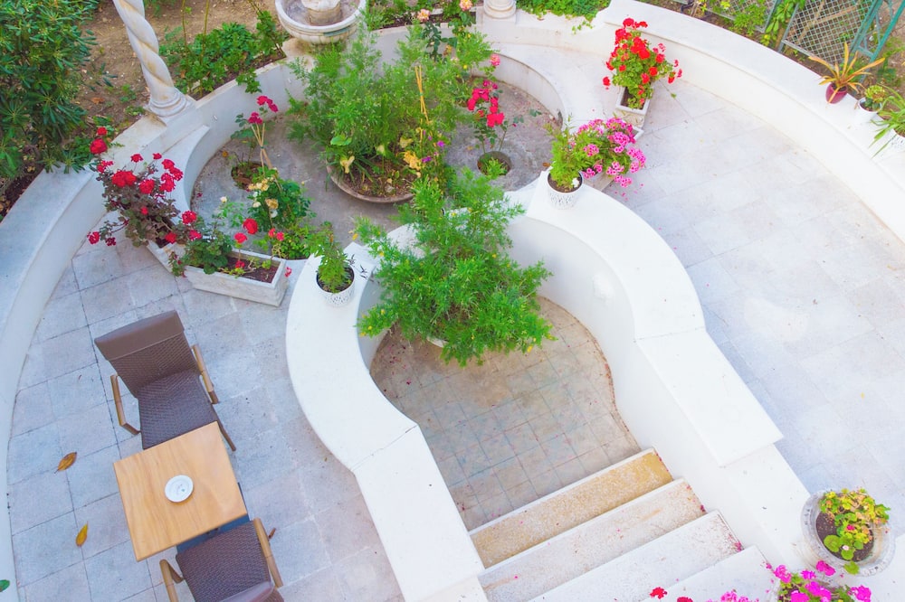 Palace Hotel Domus Mea